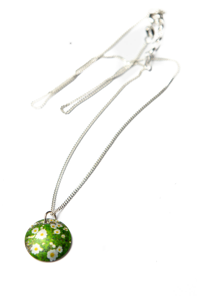 Necklace Lapland flower Fjällsippa with a silver chain